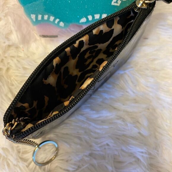 Victoria’s Secret Black Change Purse Llama Sponge - Picture 6 of 11